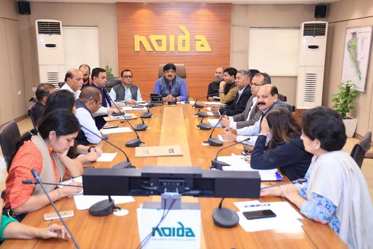 डॉग लवर्स ने डॉग पालिसी पर दिए सुझाव : कुत्तों के मुंह पर जाली लगाए जाने पर आपत्ति, बोले अलग से लिफ्ट का इस्तेमाल किया जाए